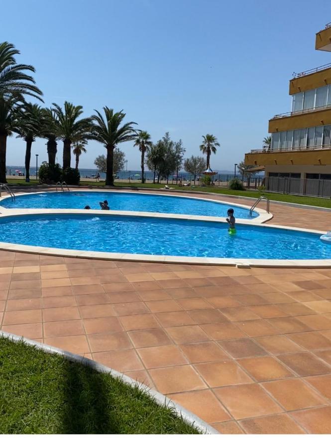 Holiday Con Vistas A Playa Y Con Piscina โรเซส ภายนอก รูปภาพ